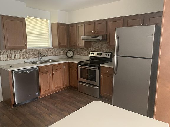 2nd image of 105 16th Ave S #A-b