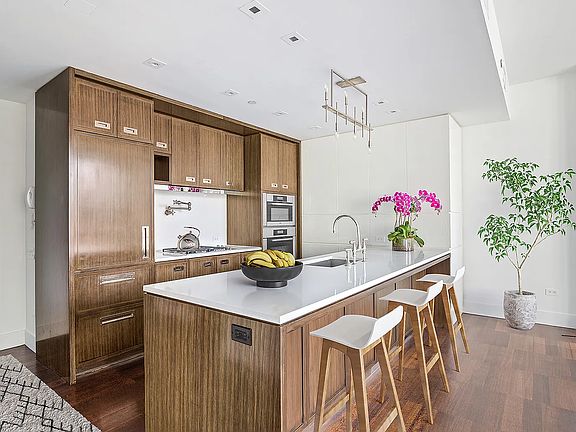 5th image of 151 E 85th St APT 8G