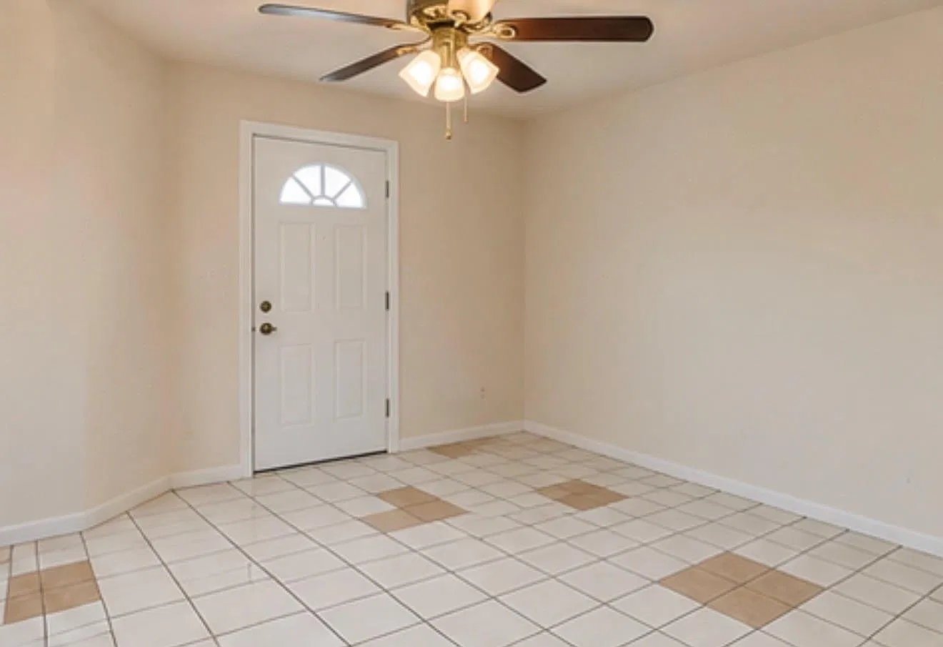 3 bed, 2.0 bath, 1226 sqft, $1,599 — Photo 2