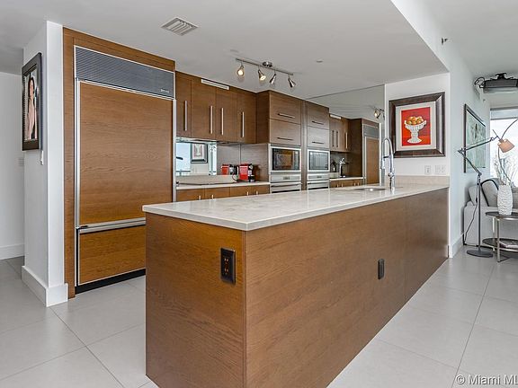 4th image of 465 Brickell Ave APT 3901