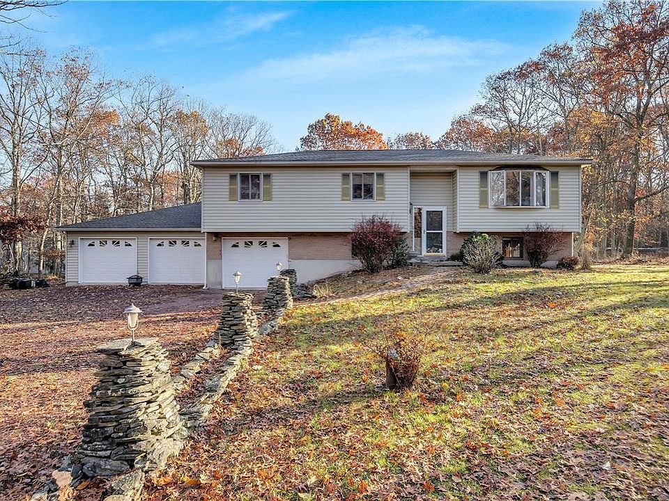 192 Sunlight Dr, Henryville, PA 18332 | Zillow