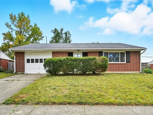 2824 Pinegrove Dr, Dayton, OH 45449