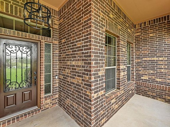 4th image of 125 Lake Mineral Wells Dr