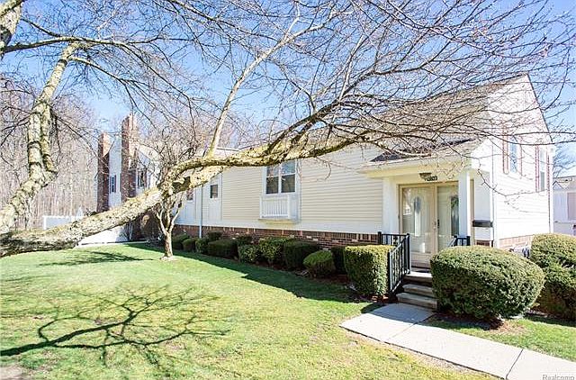 1st image of 41748 Broquet Dr #281