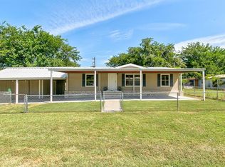 806 Whippoorwill Dr, Granbury, TX 76049
