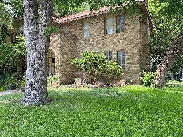 4802 La Branch St — Photo 8