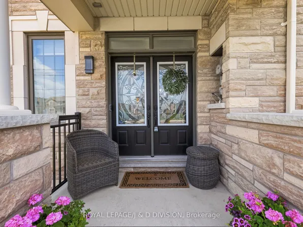 3000 Hollyberry Trl, Pickering, ON L1X 0N5