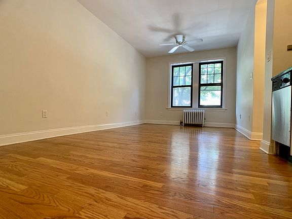 4th image of 442 Hudson St #2L