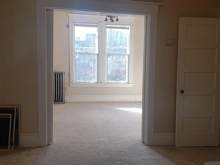 1527 Belmont Ave — Photo 22