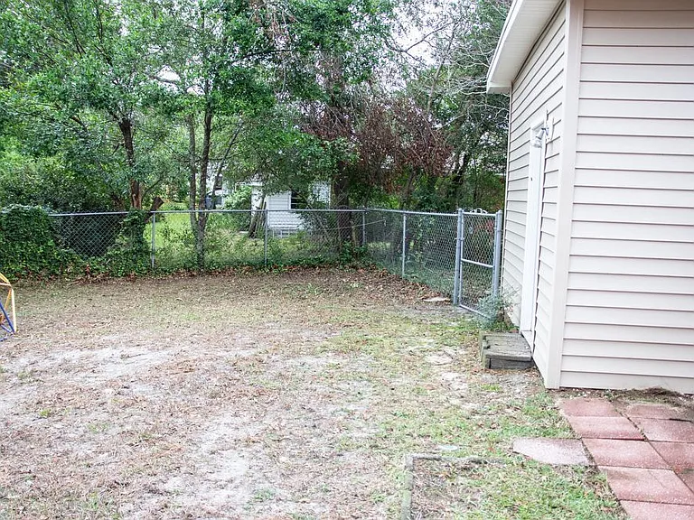 601 Parkway Blvd — Photo 19