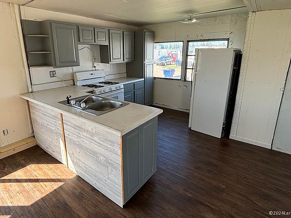 3rd image of 2166 Wyo Ave #15