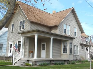537 Fairview Ave, Manistee, MI 49660