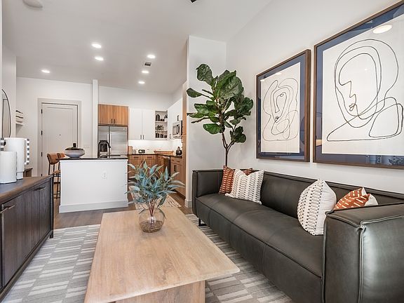 3rd image of 3035 N Tryon St #1004
