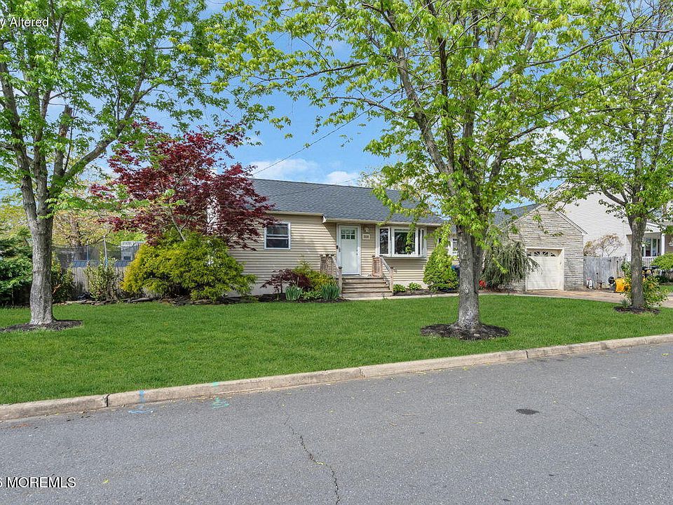 1st image of 318 Texas Drive