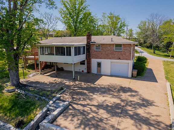 3rd image of 204 Fannin Dr