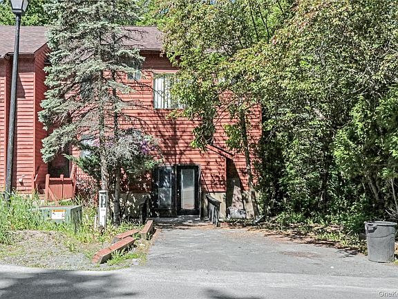 2nd image of 29 Meadowlark Lane
