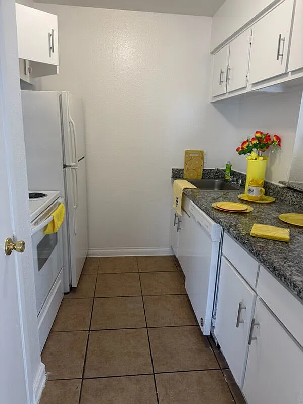 Unity Pointe Apartments — Photo 4