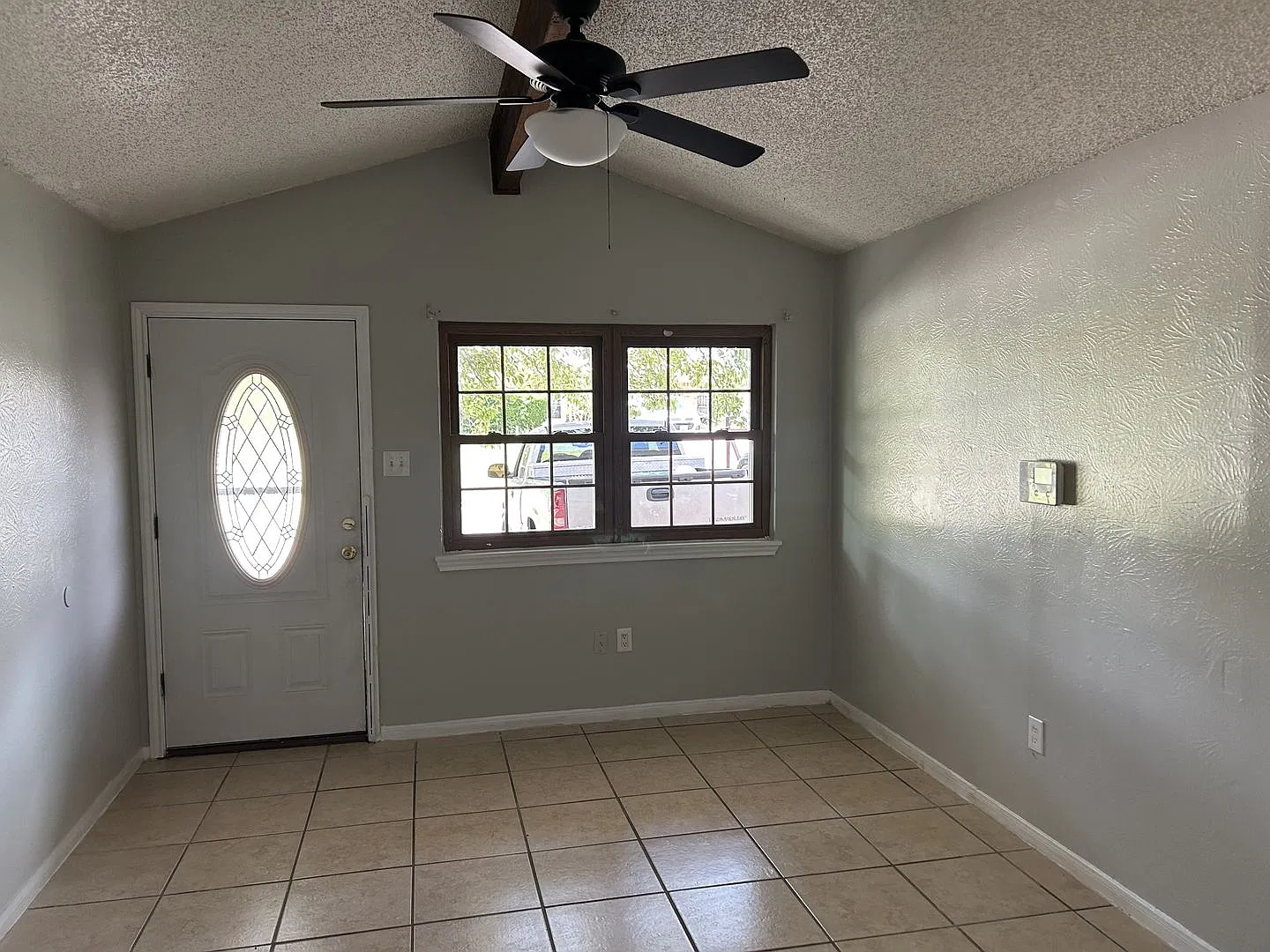 Charming 3-bedroom, 1.5-bath home at 919 Marilyn Drive — Photo 4