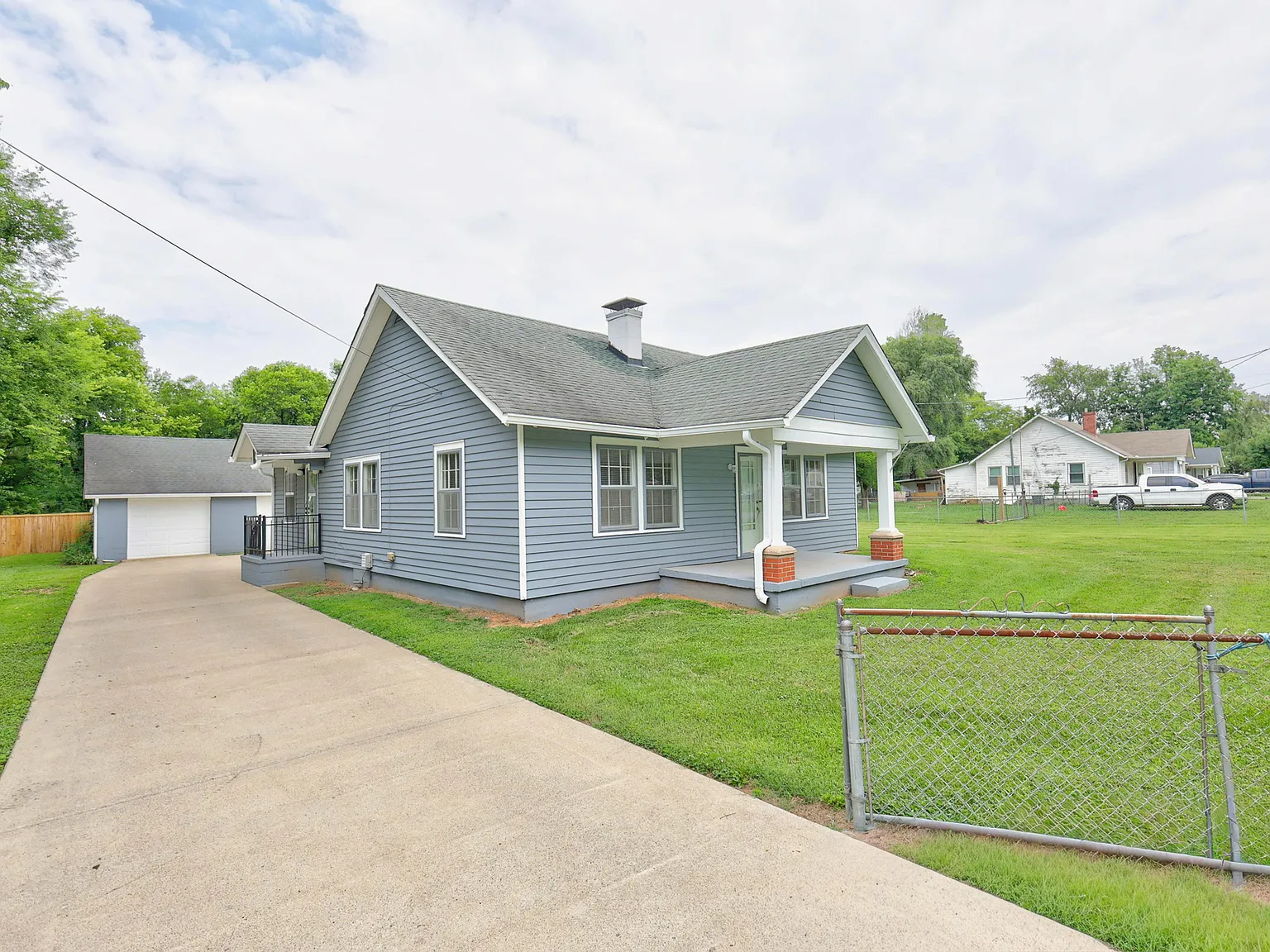 3 bed, 1508 sqft, $1,900 — Photo 1