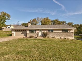 3910 NE 54th St, Kansas City, MO 64119