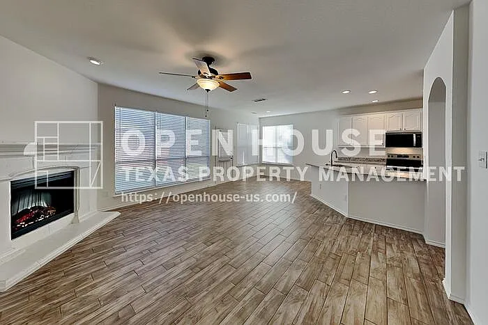828 Pebblecreek Dr — Photo 20