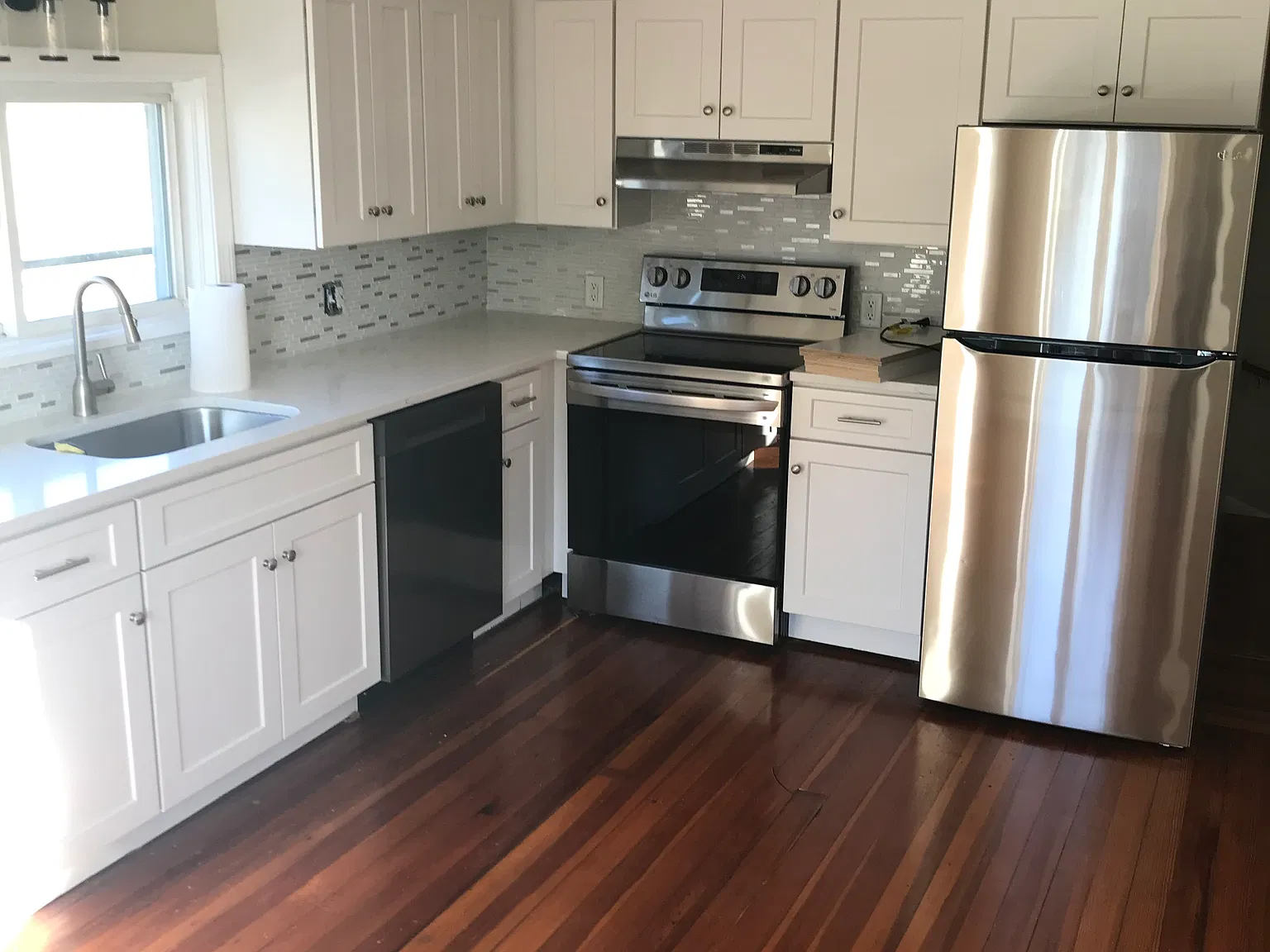 2 bed, 800 sqft, $2,350 — Photo 2