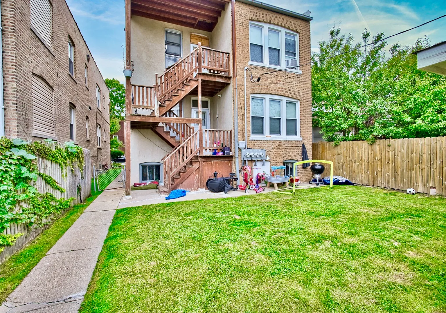 3 bed, 1.5 bath, 1111 sqft, $2,700 — Photo 4
