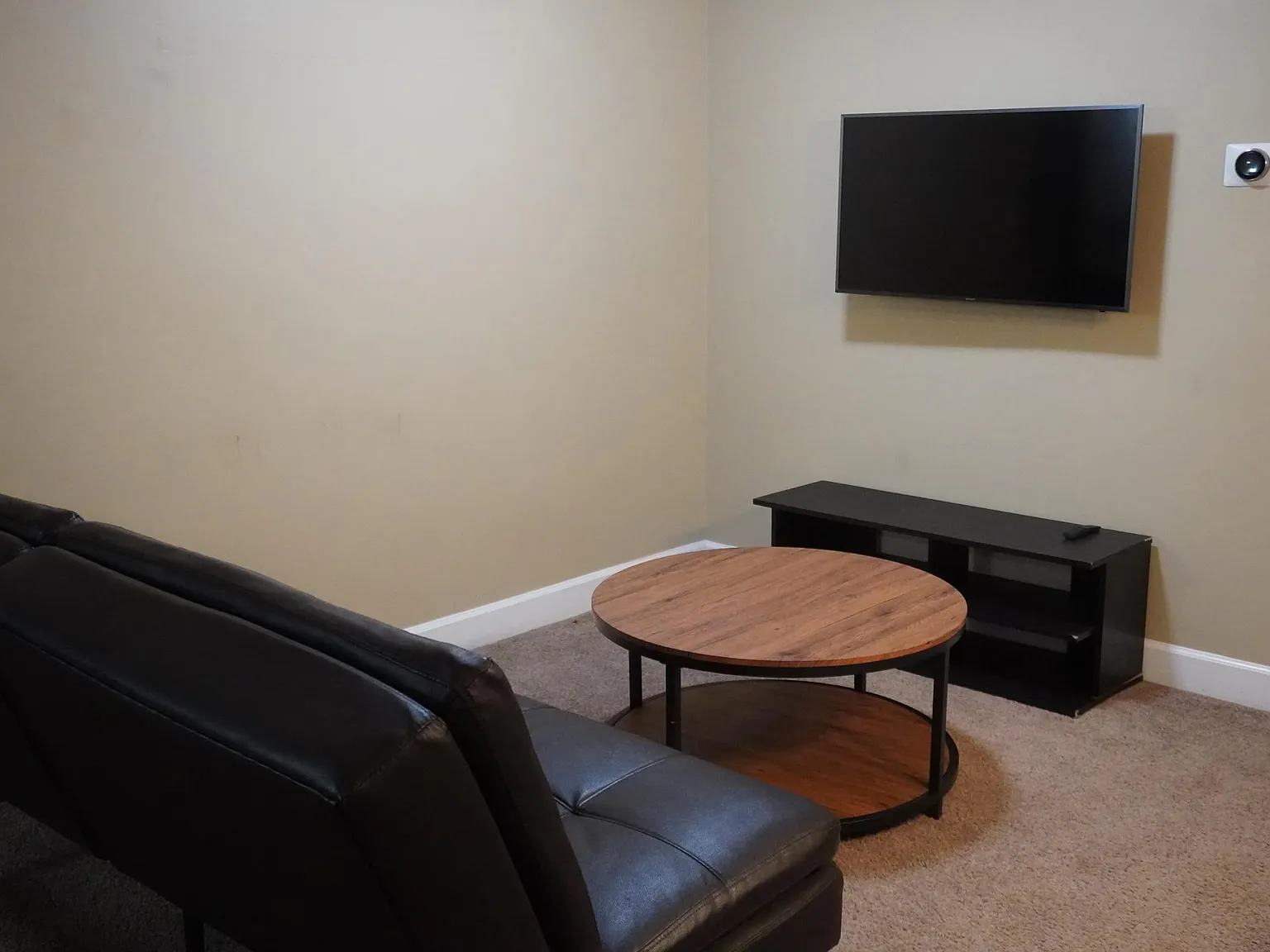 2 bed, 953 sqft, $4,800 — Photo 1