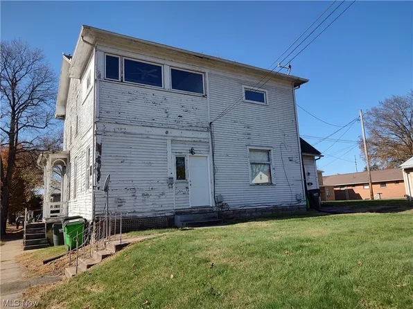 316 Locust St, Coshocton, OH 43812
