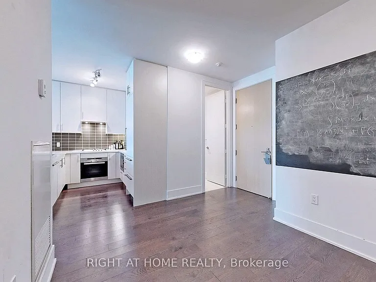 39 Queens Quay E #920 — Photo 12