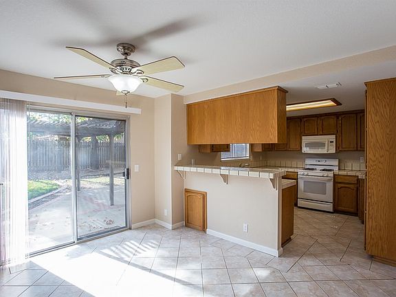 5th image of 1029 McRae Way
