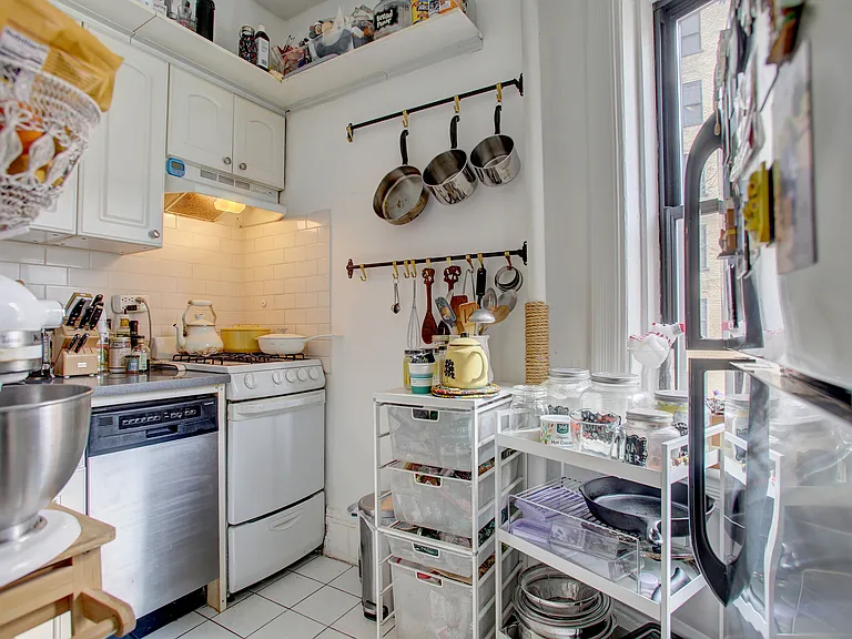 410 E 59th St #2B — Photo 4