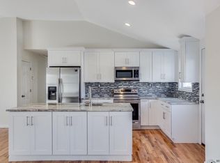 429 Chelsea Ave, West Babylon, NY 11704