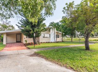 2561 NE 199th St, Miami, FL 33180