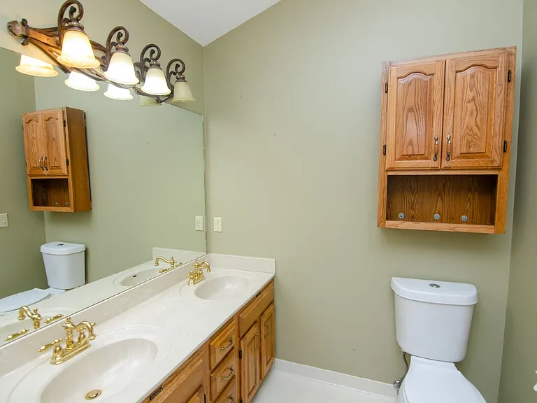 1144 Hunters Chase Dr — Photo 20