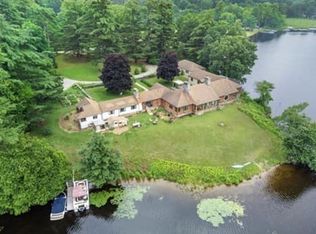 25 Library Ln S, Sturbridge, MA 01566