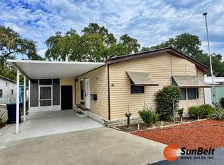 42 Lake Ave, Tavares, FL 32778