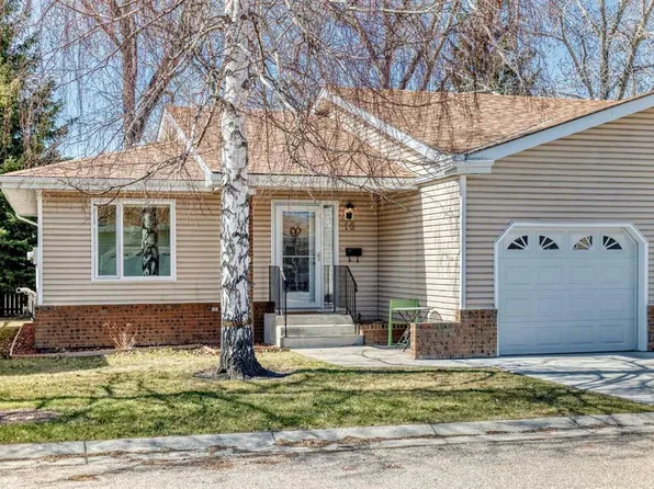 16 S Vandoos Gdns NW, Calgary, AB T3A 4W4