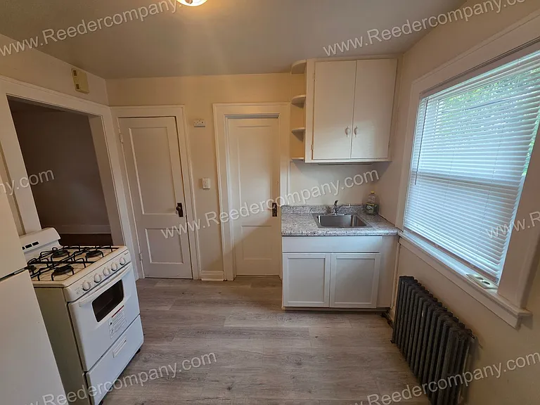 35 Carroll Street — Photo 3