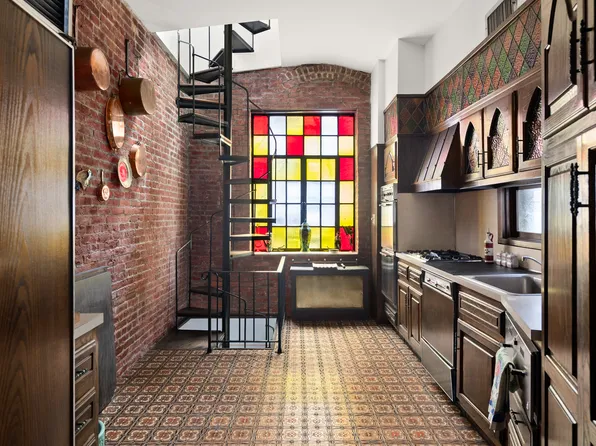 51 East 75th Street image 8 of 20