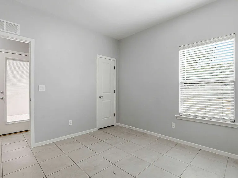 11500 Summer Dr #B — Photo 46