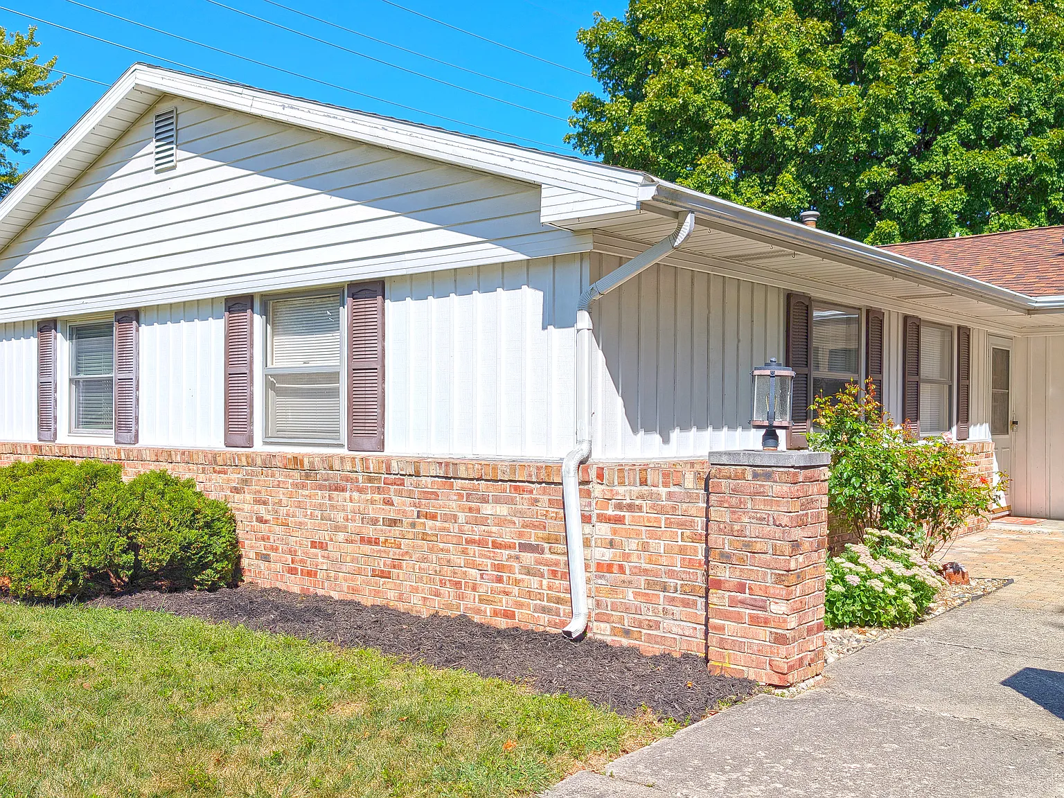3 bed, 1744 sqft, $2,250 — Photo 1