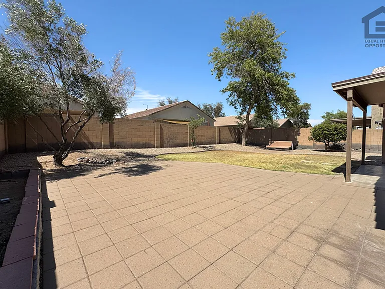12614 W Avalon Dr — Photo 37