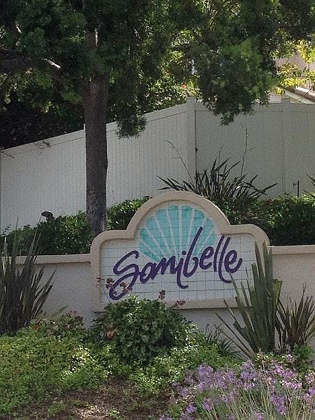 1st image of 400 Sanibelle Cir Unit 3