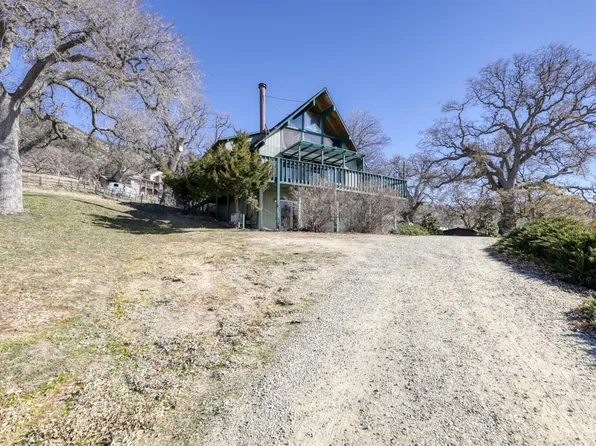 24500 Pueblo Ct, Tehachapi, CA 93561