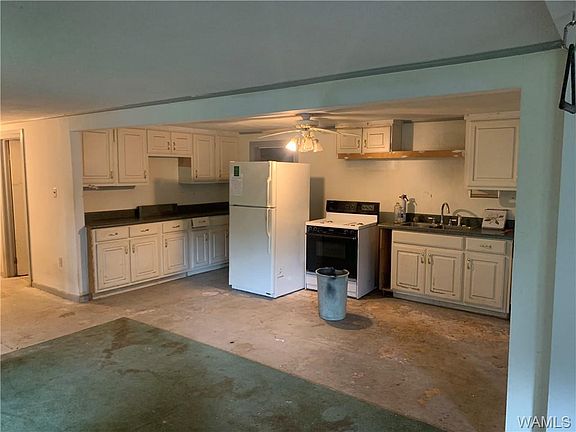 4th image of 2820 35th St E
