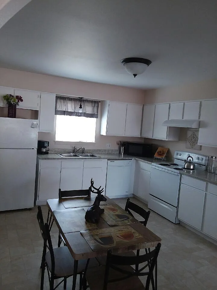 1429 Atchison Avenue — Photo 3