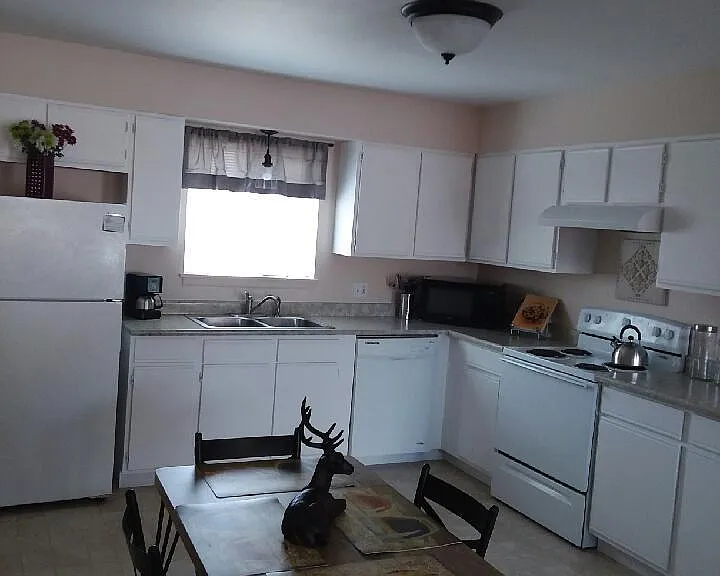 1429 Atchison Ave — Photo 3