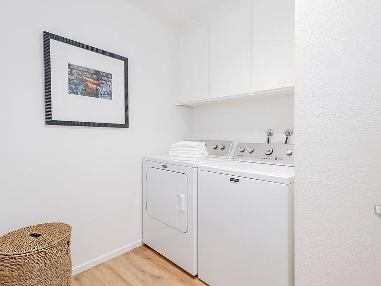 968 Arlene Way — Photo 17