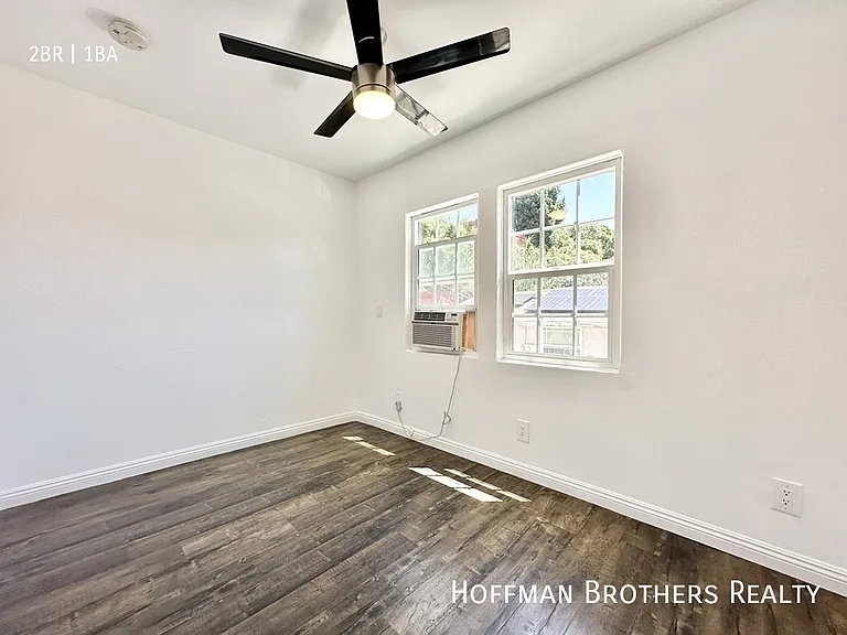 3017 London St #1/2 — Photo 9